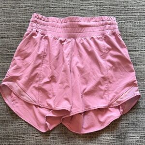 lululemon high rise hotty hot 4” short